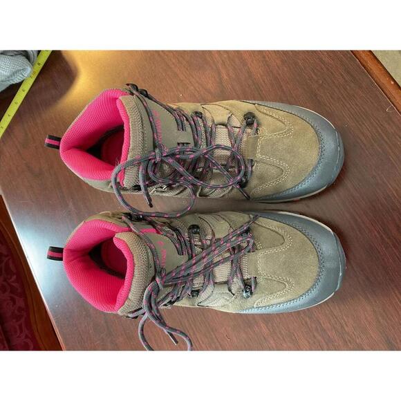 Bearpaw memory foam boots, women’s size 9W - Picture 6 of 9